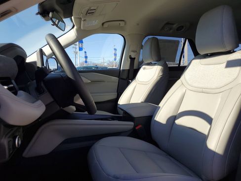 New 2026 Ford Explorer Active image 8