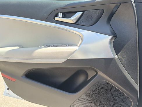Used 2025 Genesis G70 2.5T RWD image 17