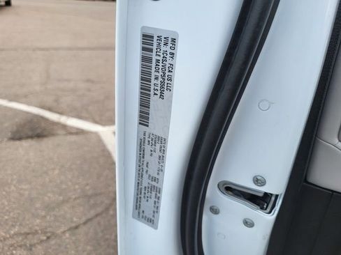 Used 2023 Jeep Wagoneer Series III w/ Rear Seat Video Group 1 image 30