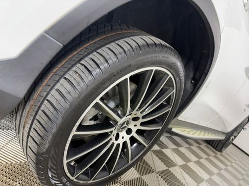 Used 2021 Mercedes-Benz GLC 300 image 32