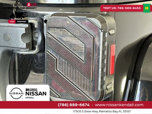 Used 2017 Jeep Wrangler Unlimited Sahara w/ Connectivity Group image 28