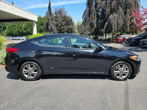 Used 2017 Hyundai Elantra SE FWD image 3