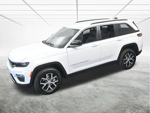Used 2025 Jeep Grand Cherokee Limited image 47