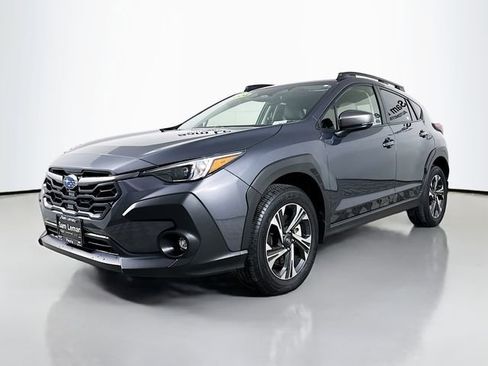 Used 2024 Subaru Crosstrek 2.0i Premium image 3