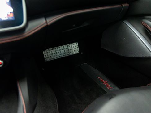 Used 2020 Ferrari Portofino RWD image 56