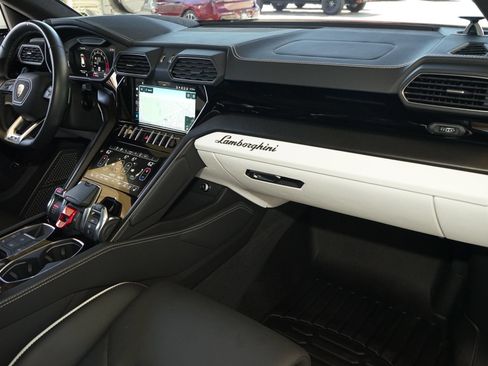 Used 2023 Lamborghini Urus S AWD/4WD image 10