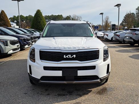 Used 2022 Kia Telluride S image 3
