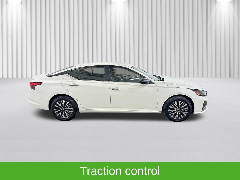 Used 2025 Nissan Altima 2.5 SV AWD/4WD image 5