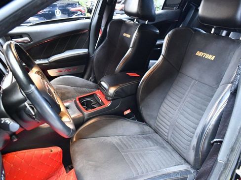 Used 2017 Dodge Charger R/T image 35