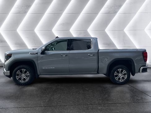 New 2026 GMC Sierra 1500 SLE image 3