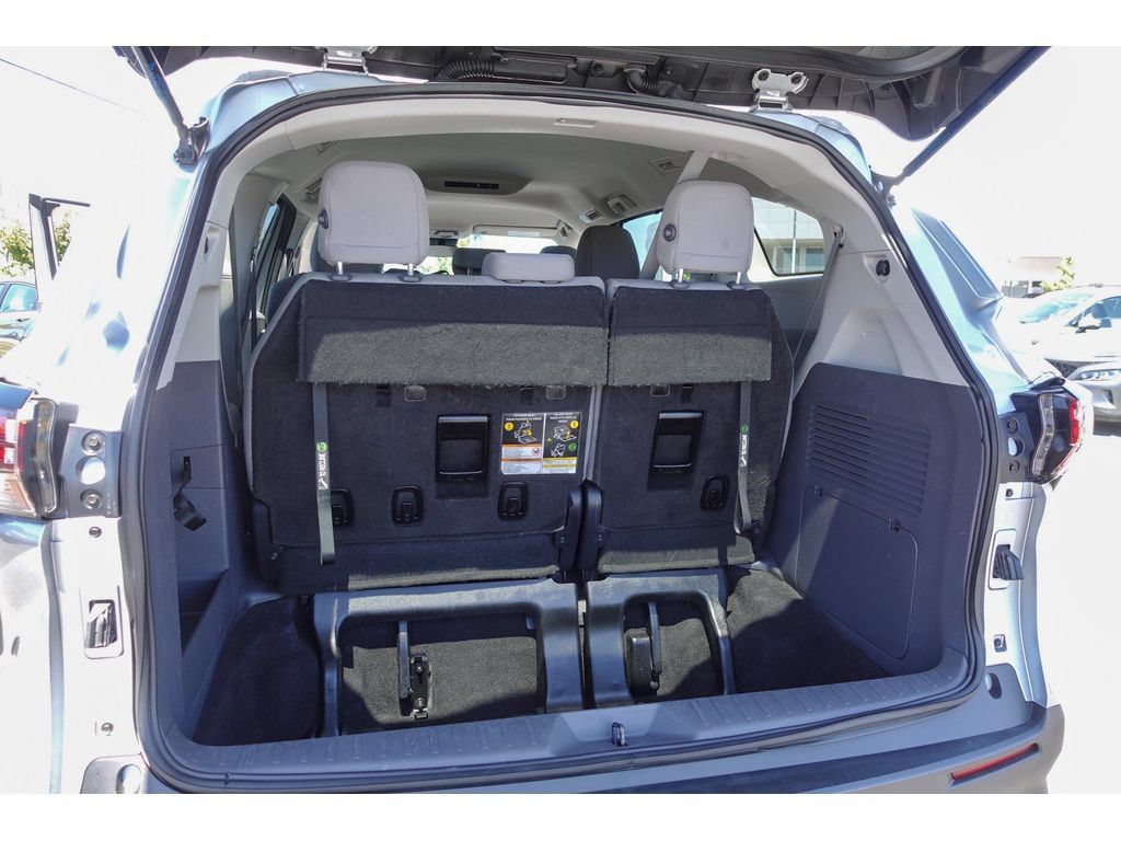 Certified 2023 Toyota Sienna LE FWD image 29