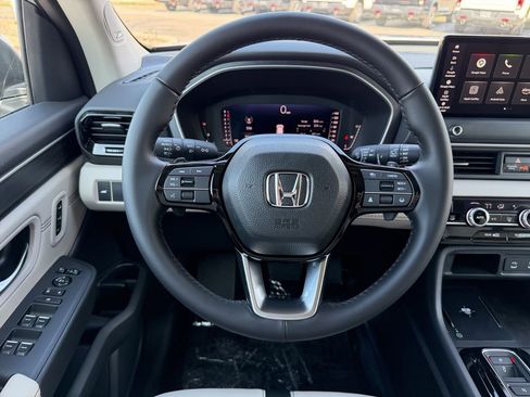 New 2026 Honda Pilot Touring image 6
