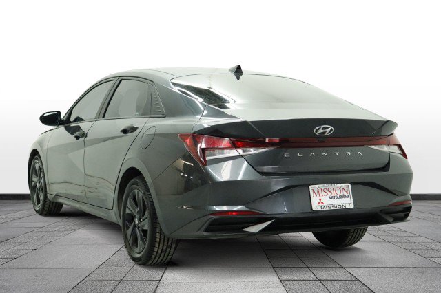 Used 2023 Hyundai Elantra SEL FWD image 5