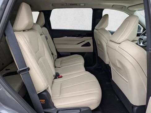 Used 2025 INFINITI QX60 Pure w/ Cargo Package image 21