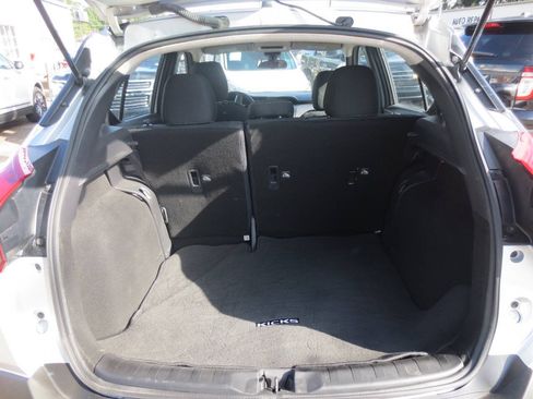 Used 2020 Nissan Kicks S FWD image 6