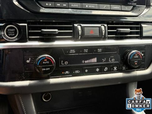 Used 2024 Nissan Pathfinder SV FWD image 17
