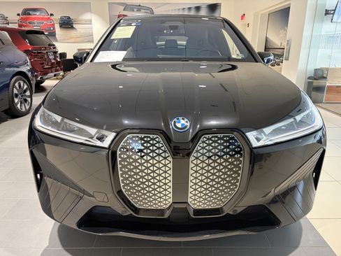 Used 2024 BMW iX xDrive50 w/ Sport Package AWD/4WD image 2