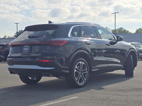 Certified 2025 Audi Q5 Premium Plus w/ Premium Plus AWD/4WD image 7