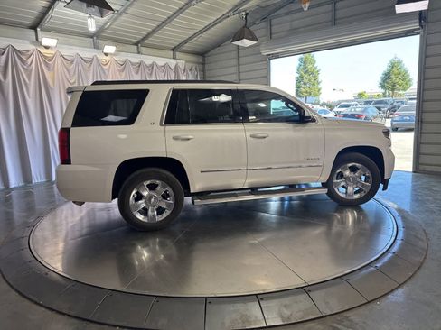 Used 2018 Chevrolet Tahoe LT w/ LT Signature Package RWD image 4