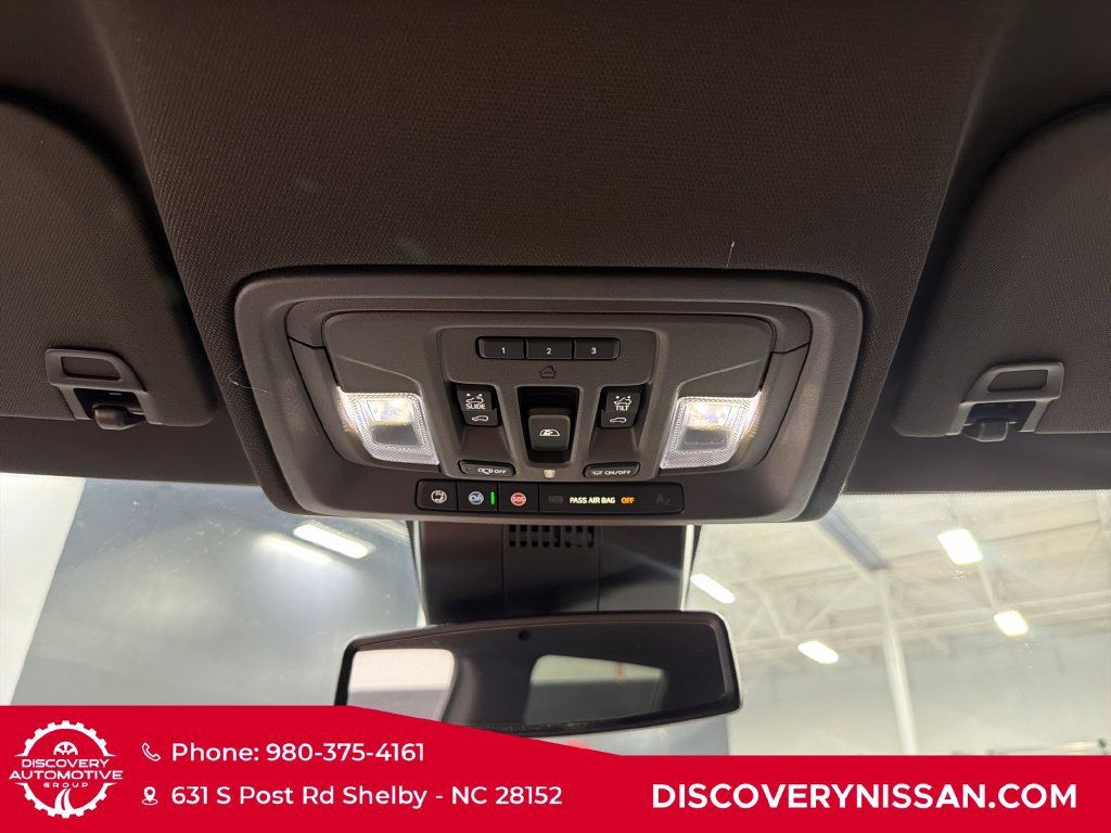 Used 2025 GMC Sierra 1500 SLT w/ SLT Premium Plus Package AWD/4WD image 31