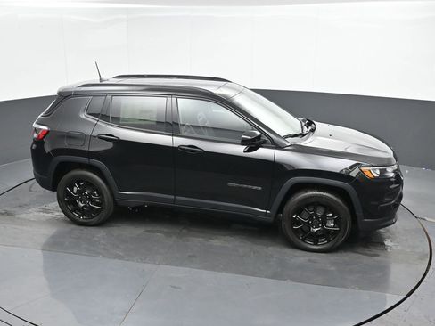 New 2025 Jeep Compass Latitude w/ Sun & Sound Group image 38