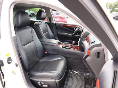 Used 2012 Lexus LS 460 w/ Comfort Pkg RWD image 30