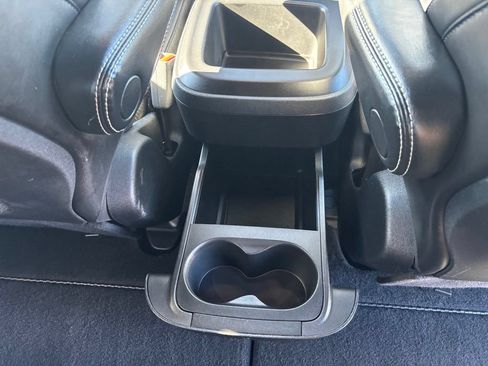 Used 2025 Chrysler Pacifica Select FWD image 30