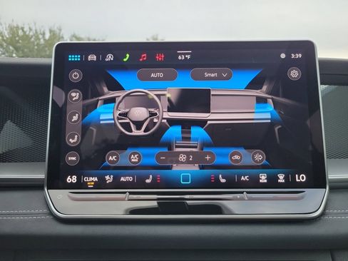New 2026 Volkswagen Tiguan SE FWD image 18