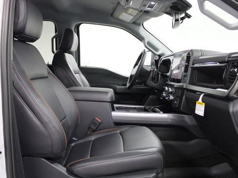 New 2026 Ford F250 Lariat w/ Black Appearance Package image 29