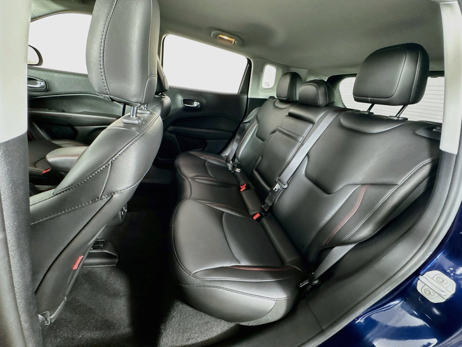 Used 2019 Jeep Compass Trailhawk w/ Leather Interior Group AWD/4WD image 17