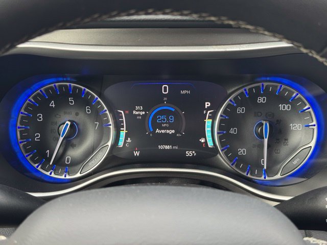 Used 2023 Chrysler Pacifica Touring-L FWD image 32
