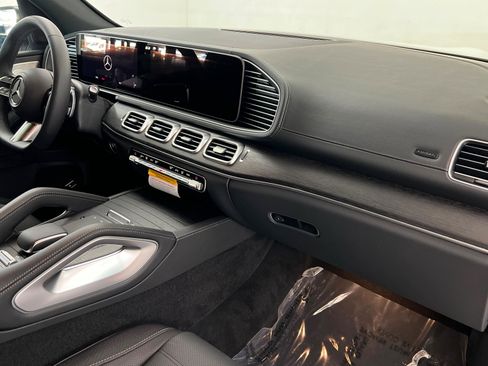 New 2026 Mercedes-Benz GLS 450 4MATIC image 25