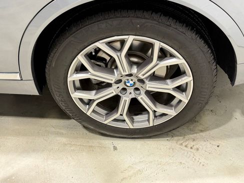 Used 2024 BMW X7 xDrive40i w/ Premium Package image 8