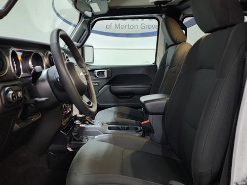 Used 2023 Jeep Gladiator Sport image 14