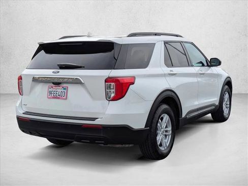 Used 2022 Ford Explorer XLT RWD image 5