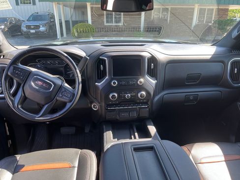 Used 2019 GMC Sierra 1500 AT4 w/ Off Road Performance Package AWD/4WD image 17