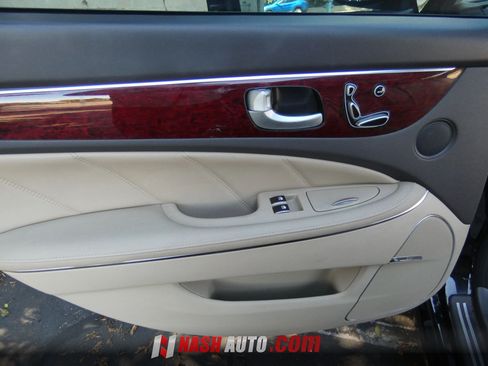 Used 2013 Hyundai Equus Signature RWD image 40