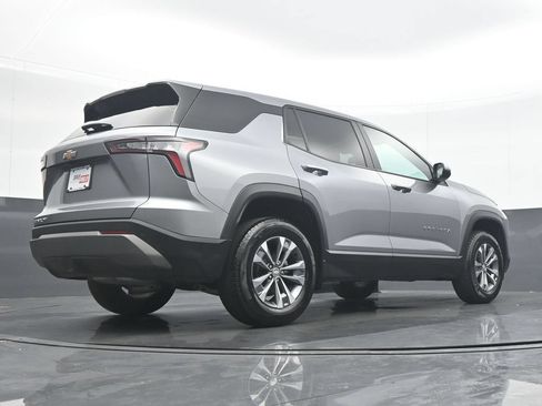 Used 2026 Chevrolet Equinox LT AWD/4WD image 30