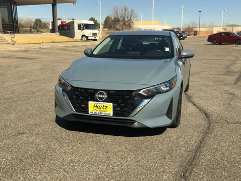 Used 2024 Nissan Sentra SV image 3