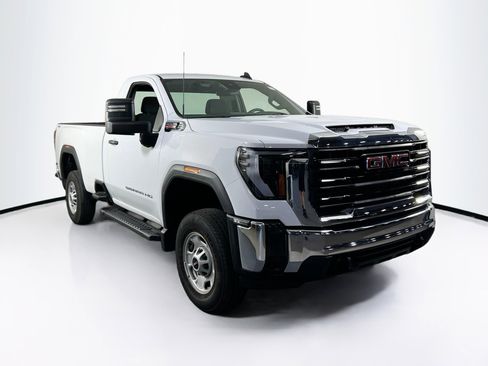 Used 2024 GMC Sierra 2500 Pro image 3