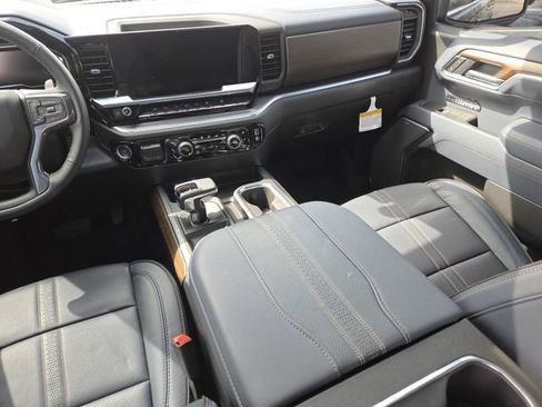 Certified 2025 Chevrolet Silverado 1500 High Country w/ Technology Package image 34