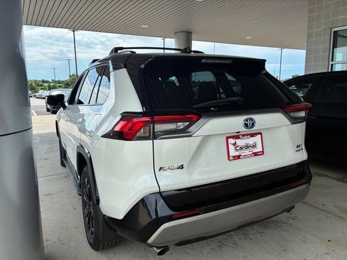 Used 2022 Toyota RAV4 XSE AWD/4WD image 3