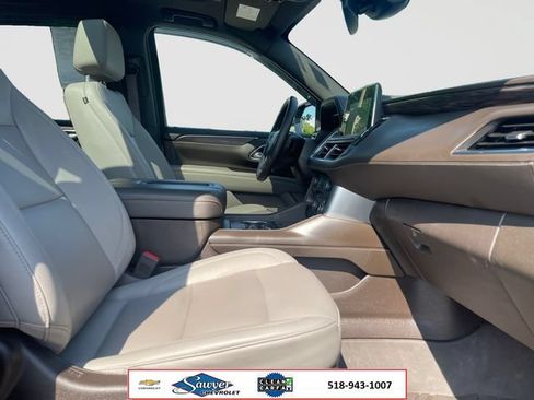 Used 2023 Chevrolet Tahoe Z71 w/ Luxury Package AWD/4WD image 16