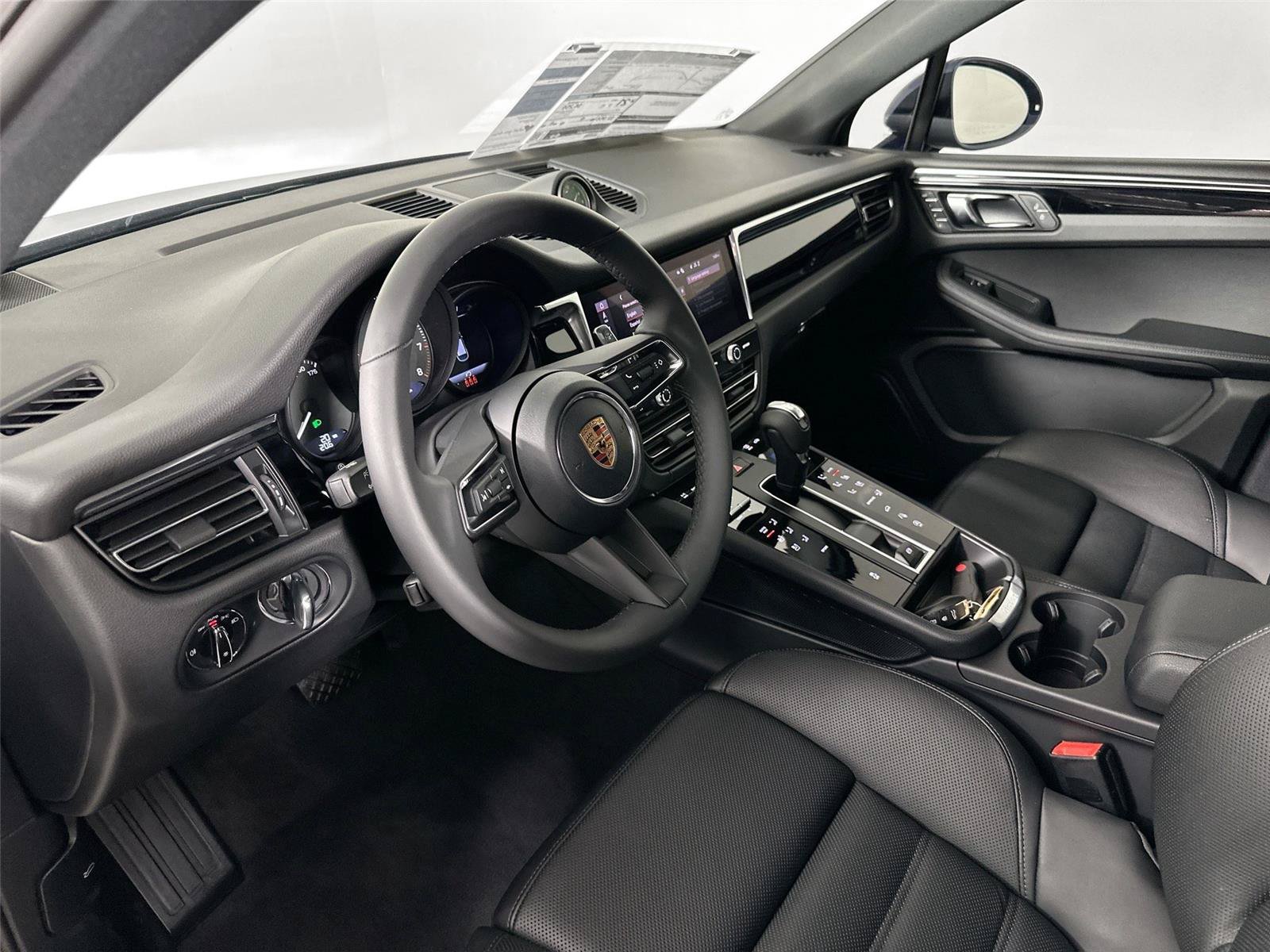 Certified 2026 Porsche Macan Turbo AWD/4WD image 4