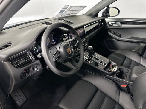 Used 2026 Porsche Macan Turbo AWD/4WD image 4