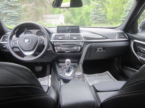 Used 2017 BMW 330i xDrive Sedan AWD/4WD image 29