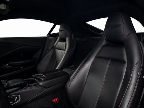 Used 2020 Aston Martin V8 Vantage Coupe image 31