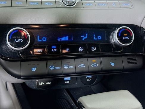 Used 2025 Hyundai Elantra SEL FWD image 16