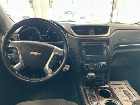 Used 2017 Chevrolet Traverse LT w/ Graphite Special Edition AWD/4WD image 17