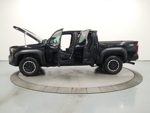 Used 2024 Toyota Tacoma TRD Off-Road image 12